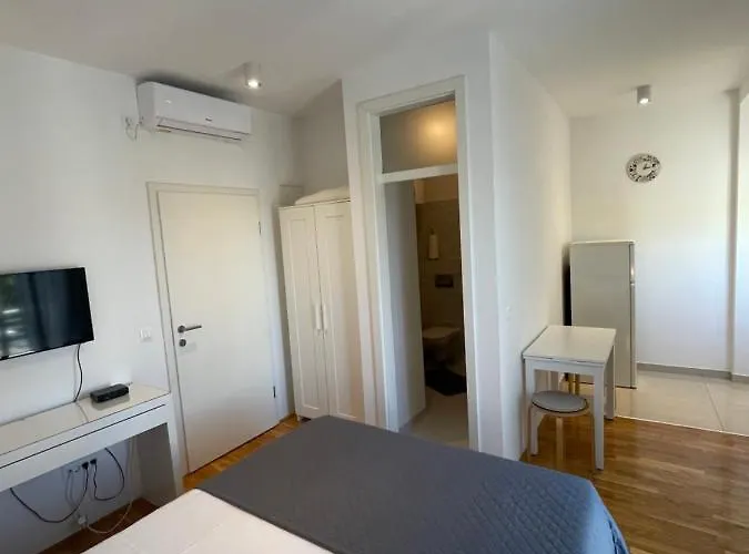 Mali Ivo * Nin