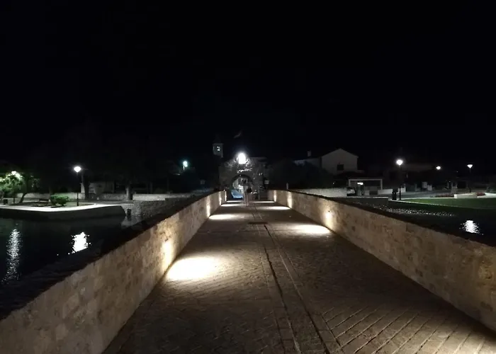 Mali Ivo * Nin