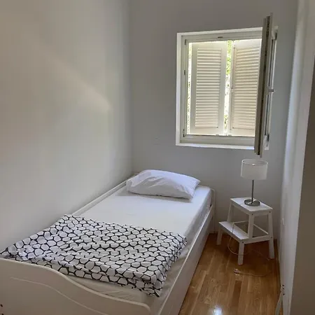 Apartment Mali Ivo Nin