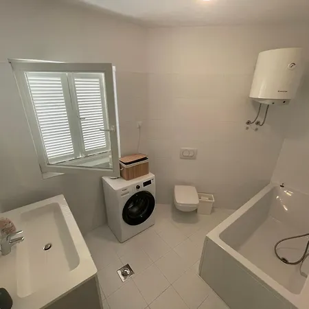 Mali Ivo Apartmán Nin