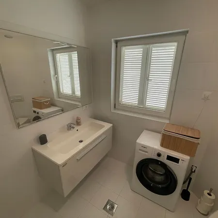 Mali Ivo Apartment