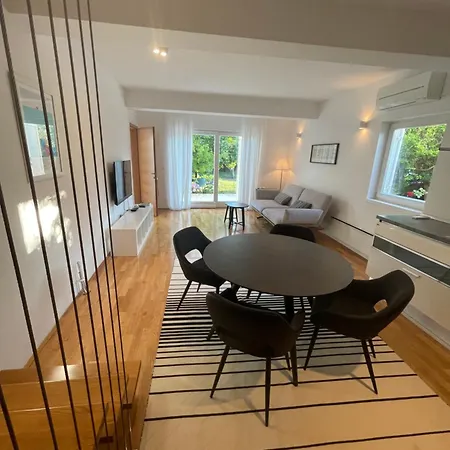 Mali Ivo Apartment