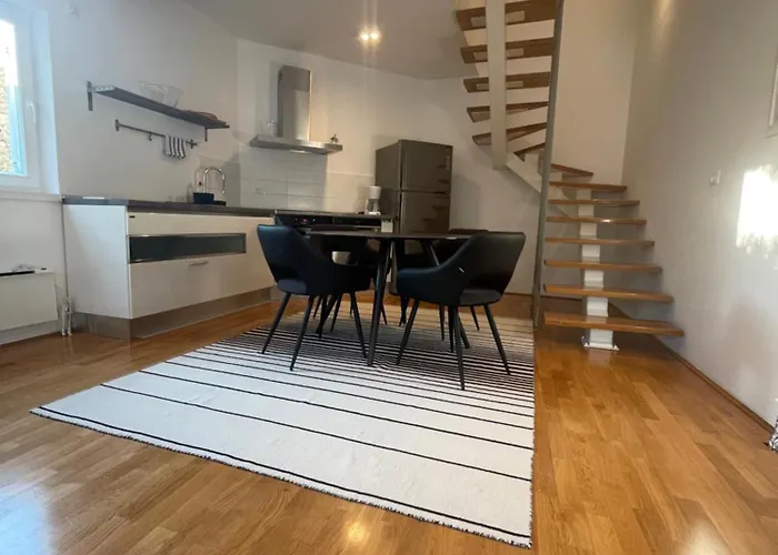 Apartment Mali Ivo