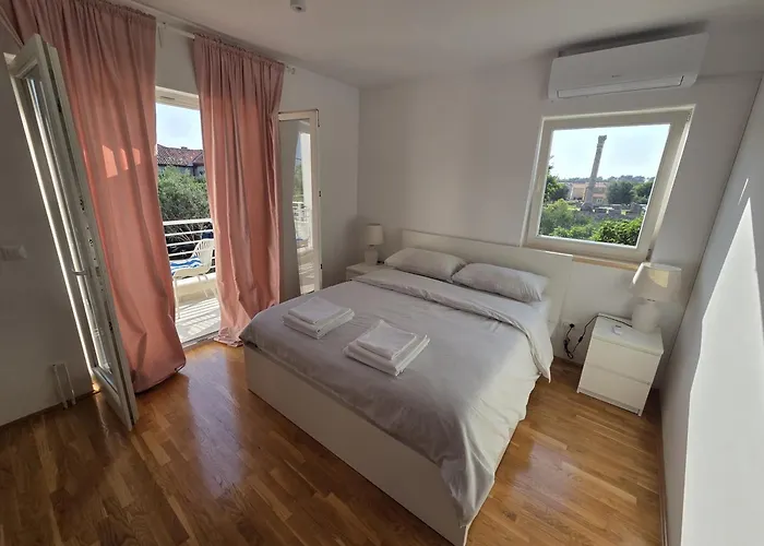 Mali Ivo Apartment